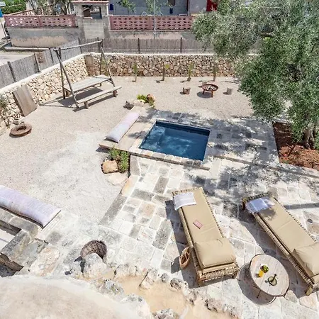 Trullo Santovia 4* Sant Isidoro (Apulia)