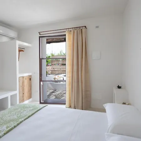 Trullo Santovia Sant Isidoro (Apulia)