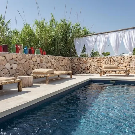 Trullo Santovia Bed & Breakfast *