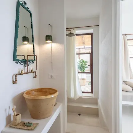 Trullo Santovia Alojamento de Acomodação e Pequeno-almoço 4*