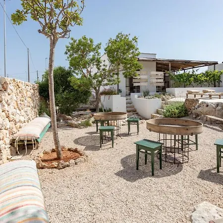 Trullo Santovia Bed & Breakfast *