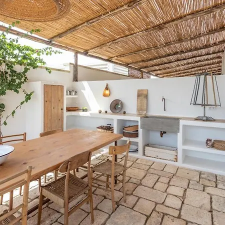 Trullo Santovia Bed & Breakfast 4*