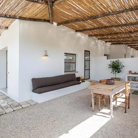 Bed & Breakfast Trullo Santovia 4*