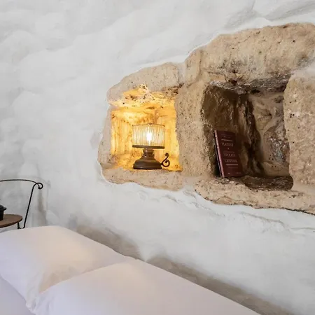 Trullo Santovia * Sant Isidoro (Apulia)