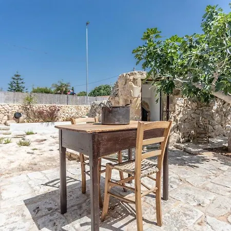 Trullo Santovia Sant Isidoro (Apulia)