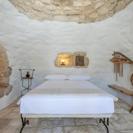 Trullo Santovia Sant Isidoro (Apulia)