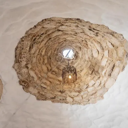 Trullo Santovia Alojamento de Acomodação e Pequeno-almoço Sant Isidoro (Apulia)
