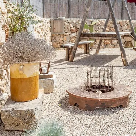 Trullo Santovia Alojamento de Acomodação e Pequeno-almoço 4*