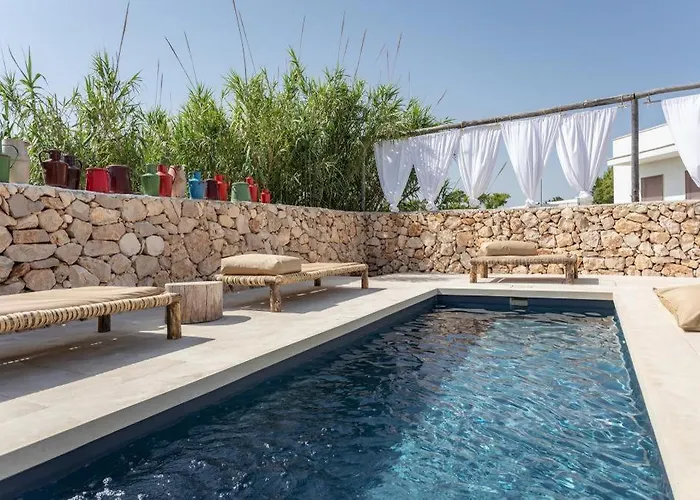 Trullo Santovia לינה וארוחת בוקר 4*