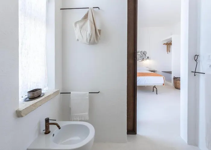 Trullo Santovia 4* סנט'איזידורו