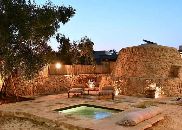 Bed & Breakfast Trullo Santovia 4*